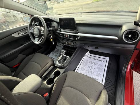 Used 2023 Kia Forte LXS w/ LXS Technology Package FWD image 21