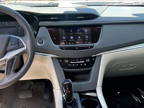 Used 2021 Cadillac XT5 Premium Luxury image 7