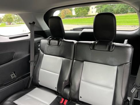 Used 2023 Ford Explorer XLT w/ Equipment Group 202A AWD/4WD image 25