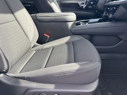 New 2026 Chevrolet Suburban LS image 15