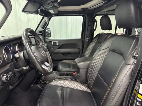 Used 2021 Jeep Wrangler Unlimited Sahara AWD/4WD image 16