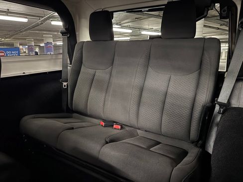 Used 2015 Jeep Wrangler Sport w/ Quick Order Package 24S AWD/4WD image 19