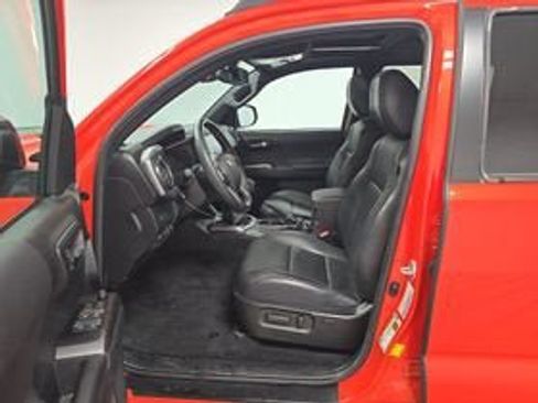 Used 2023 Toyota Tacoma TRD Pro AWD/4WD image 6
