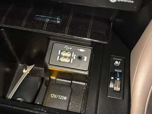 Used 2023 Lexus GX 460 Premium w/ Premium Package image 21