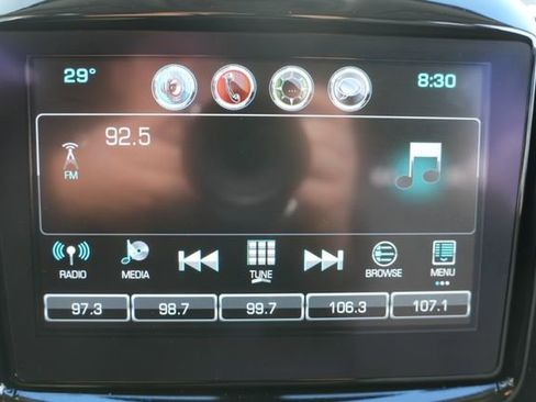 Used 2018 Chevrolet Traverse LT image 25