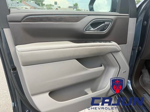 Used 2021 Chevrolet Tahoe LT w/ LT Signature Package RWD image 11