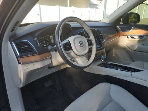 Used 2021 Volvo XC90 T6 Momentum w/ Climate Package AWD/4WD image 19