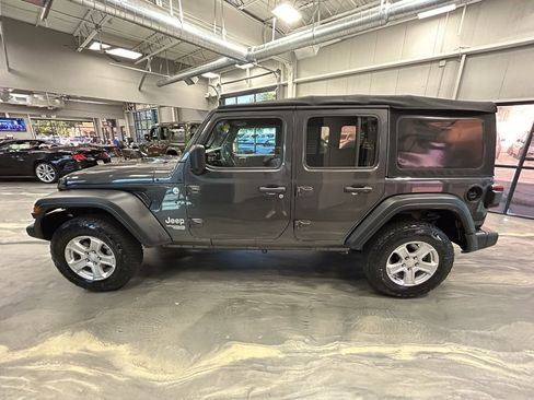 Used 2018 Jeep Wrangler Unlimited Sport S image 34