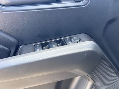 Used 2025 Chevrolet Colorado W/T RWD image 14