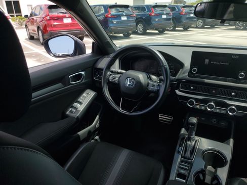 Used 2023 Honda Civic Sport image 17