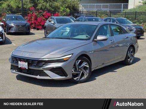 Used 2025 Hyundai Elantra SEL FWD image 1