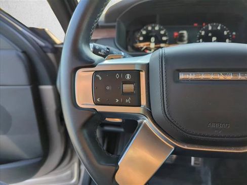 Used 2024 Land Rover Discovery Dynamic SE image 14