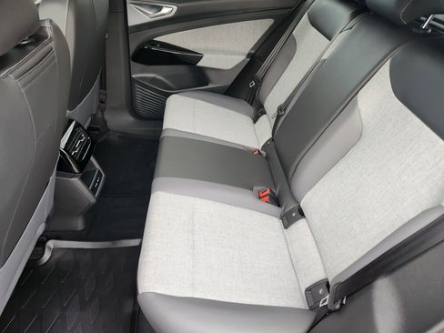 Used 2024 Volkswagen ID.4 Pro image 19