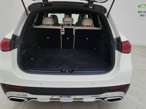 Used 2025 Mercedes-Benz GLC 300 4MATIC image 14
