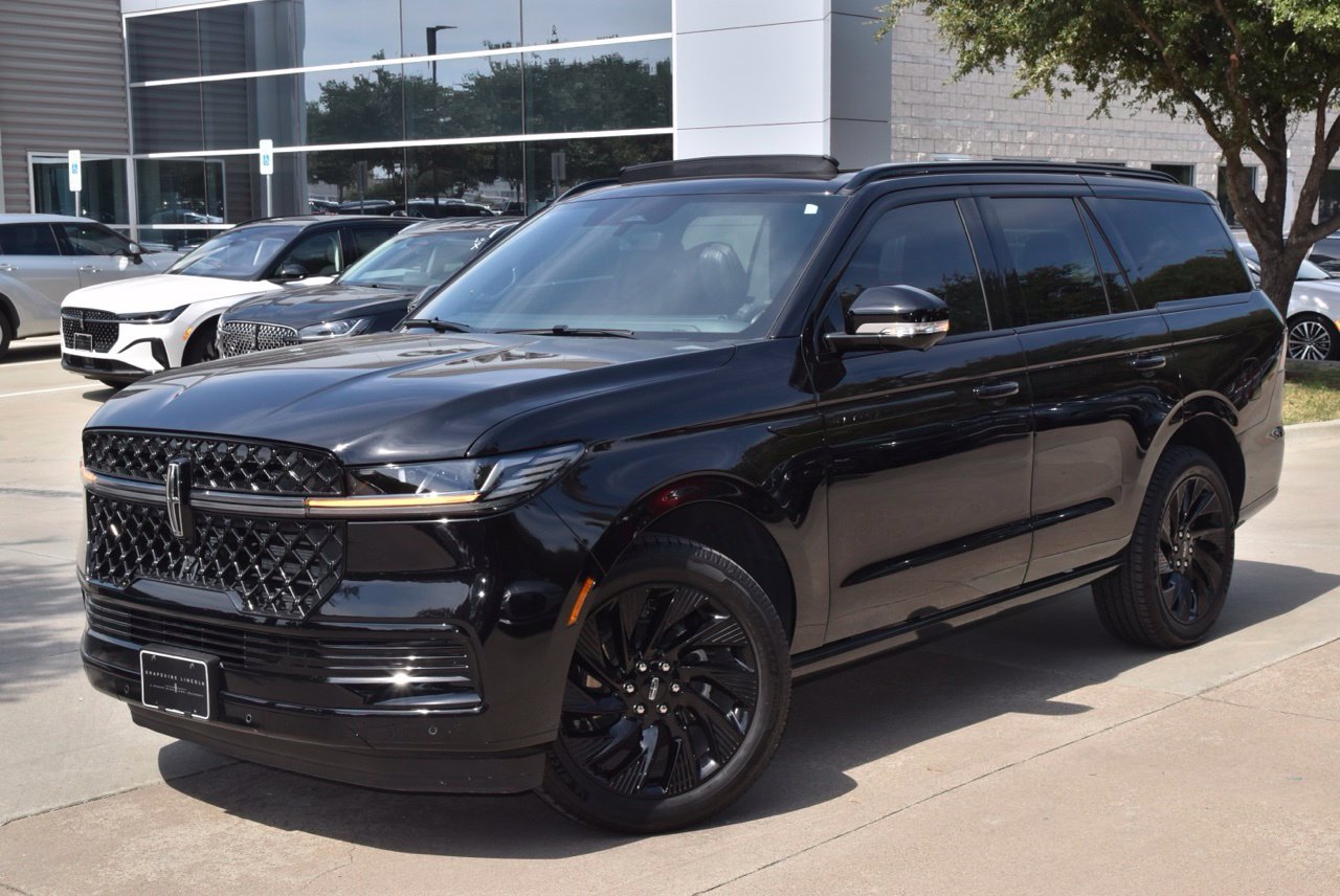 New 2026 Lincoln Navigator Reserve w/ Jet Appearance Package AWD/4WD image 12