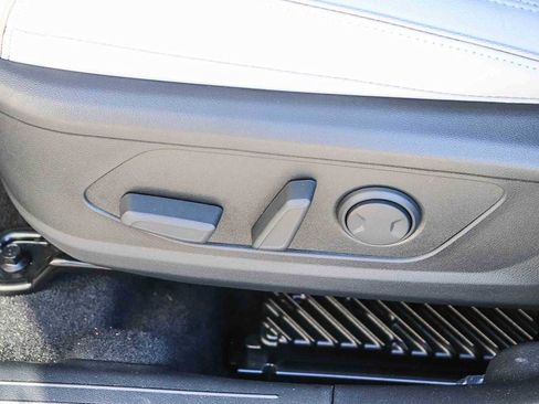 New 2025 Hyundai Tucson Limited image 24