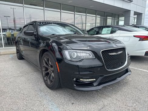 Used 2017 Chrysler 300 S w/ S Model Appearance Package RWD image 2