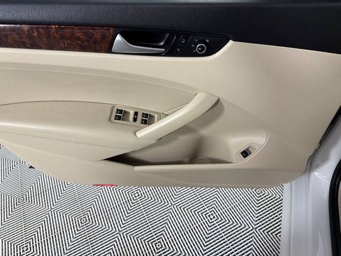 Used 2013 Volkswagen Passat TDI SEL Premium image 10
