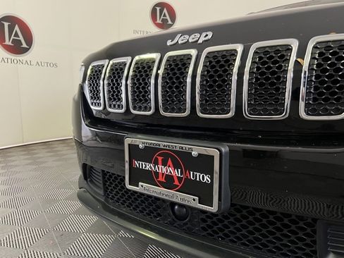 Used 2021 Jeep Cherokee Latitude image 8