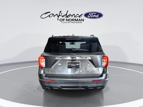 Used 2020 Ford Explorer XLT RWD image 7