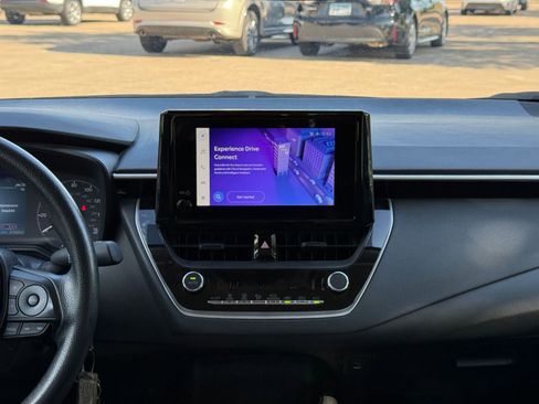 Used 2025 Toyota Corolla LE FWD image 17