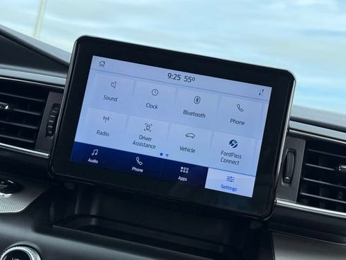 Used 2020 Ford Explorer XLT w/ Equipment Group 202A AWD/4WD image 23