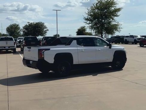 New 2026 Chevrolet Silverado EV LT image 2