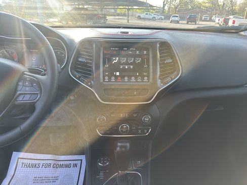 Used 2022 Jeep Cherokee Trailhawk w/ Premium Leather Package image 22