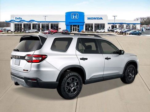 New 2026 Honda Pilot TrailSport image 3