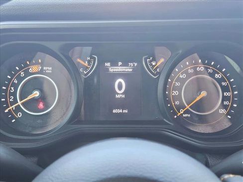 Used 2024 Jeep Wrangler Sport S image 11