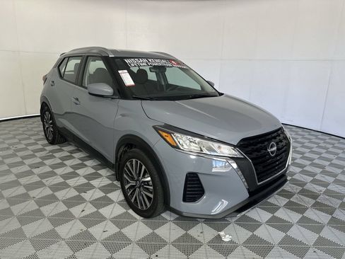 Certified 2022 Nissan Kicks SV w/ Interior Electronics Package FWD image 2