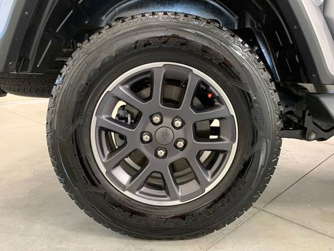 Used 2020 Jeep Gladiator Overland image 26