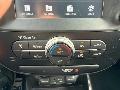 Used 2018 Kia Soul + FWD image 19