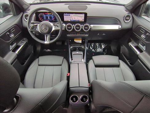 Certified 2025 Mercedes-Benz GLB 250 4MATIC image 17