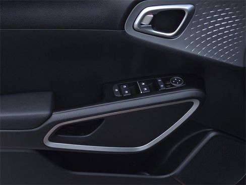 Certified 2024 Kia Soul S image 16