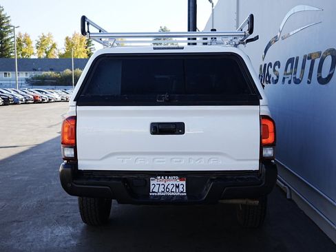 Used 2022 Toyota Tacoma SR image 5