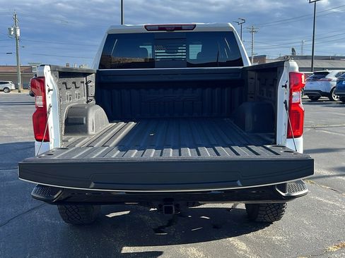 Used 2024 Chevrolet Silverado 1500 ZR2 w/ Technology Package image 36