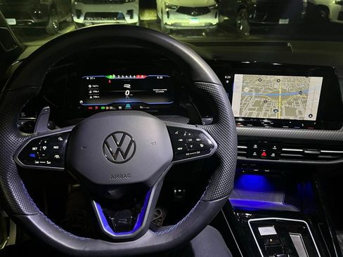 Used 2024 Volkswagen Golf R image 8