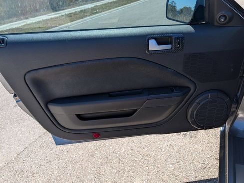 Used 2009 Ford Mustang GT image 12