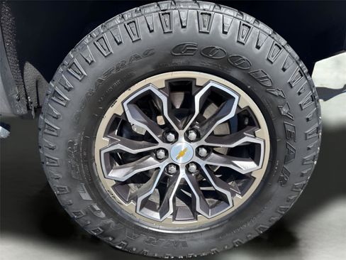 Used 2022 Chevrolet Colorado ZR2 image 31