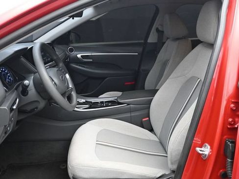 Used 2021 Hyundai Sonata SE w/ Cargo Package FWD image 6