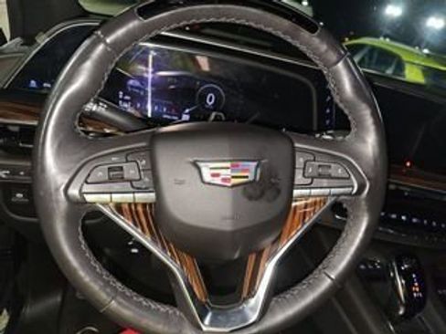 Used 2024 Cadillac Escalade Premium Luxury w/ Performance Package image 5