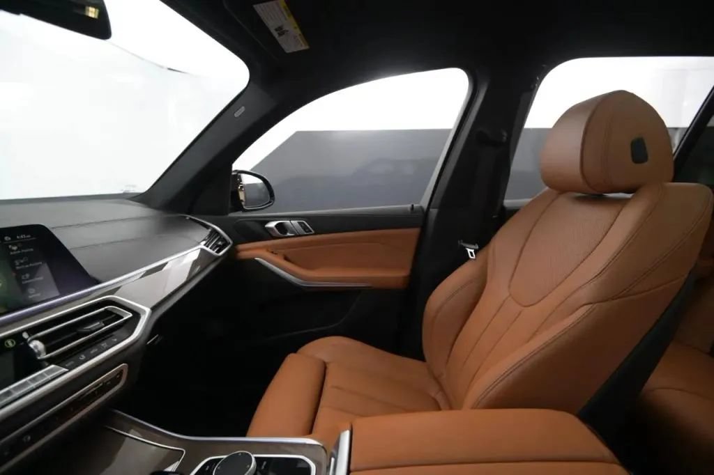 Used 2022 BMW X5 xDrive40i w/ M Sport Package AWD/4WD image 24