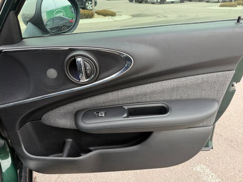 Used 2017 MINI Cooper Clubman w/ Premium Package image 16