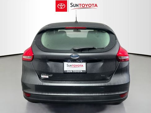 Used 2017 Ford Focus SE image 5