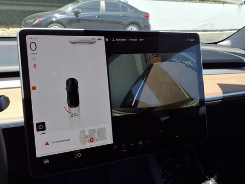 Used 2021 Tesla Model 3 Standard Range Plus RWD image 9