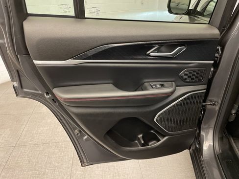 Certified 2022 Jeep Grand Cherokee Trailhawk image 25