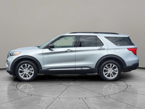 Certified 2023 Ford Explorer XLT w/ Equipment Group 202A AWD/4WD image 9