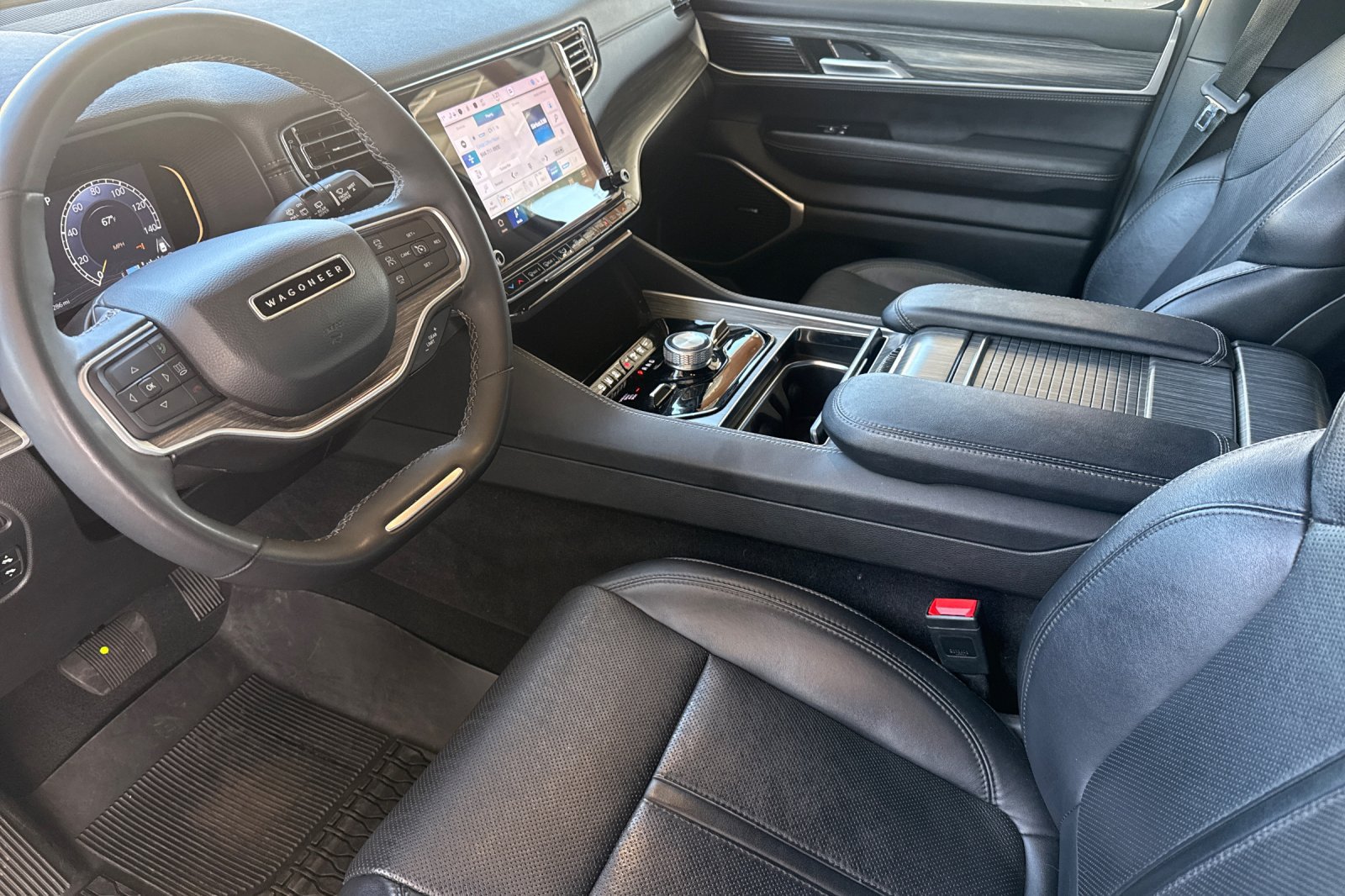 Used 2024 Jeep Wagoneer Series III AWD/4WD image 5