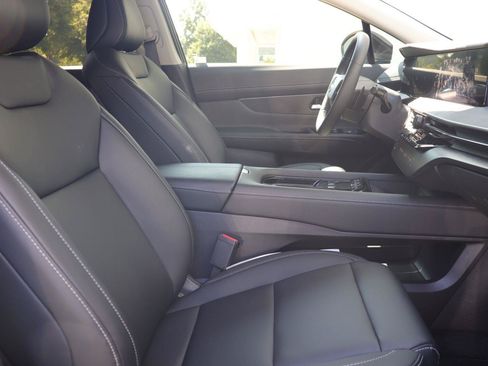 Used 2025 Nissan Murano SV AWD/4WD image 19